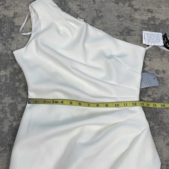 NWT Xscape One Shoulder Ruffle Scuba Crepe Gown White Wedding Sz 4 - Picture 9 of 14